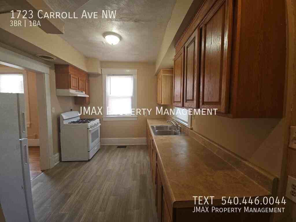 1723 Carroll Ave Nw - Photo 4 of 14