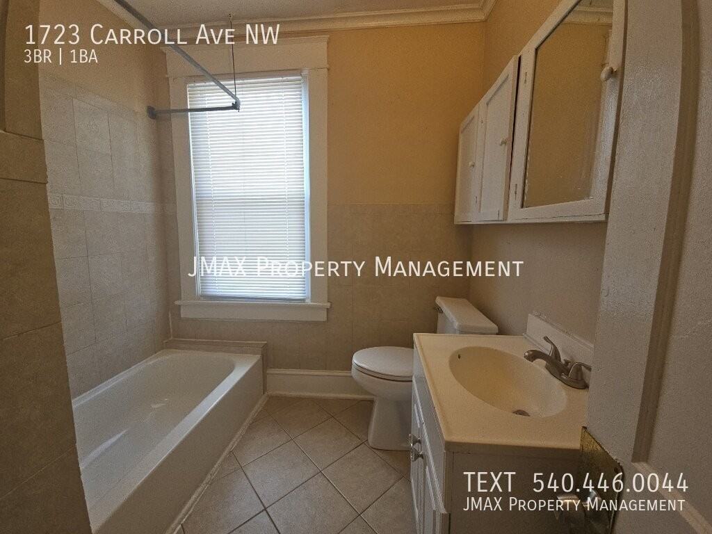 1723 Carroll Ave Nw - Photo 7 of 14