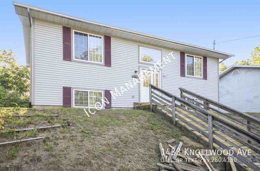1433 Knollwood Ave #1433KNOLLW - Photo 2 of 21