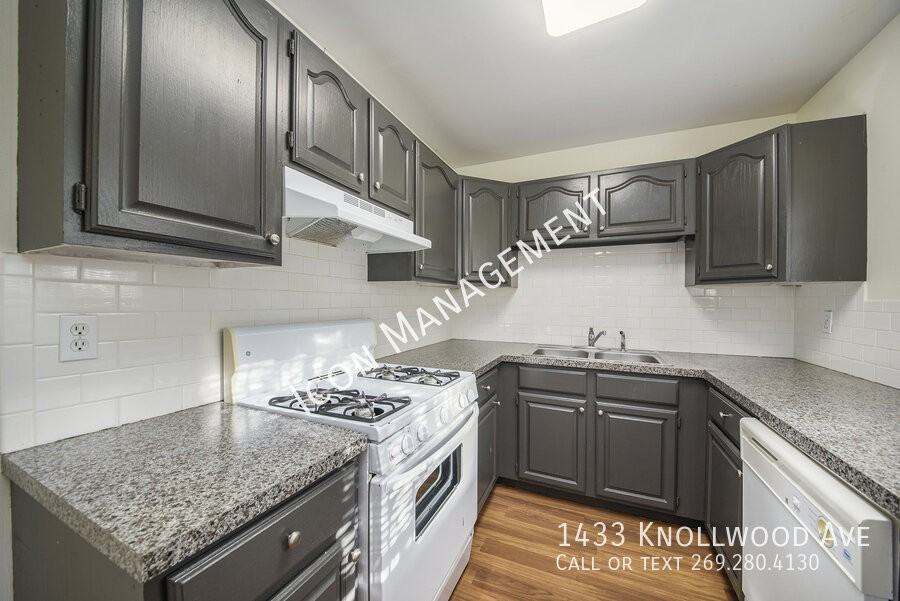 1433 Knollwood Ave #1433KNOLLW - Photo 4 of 21