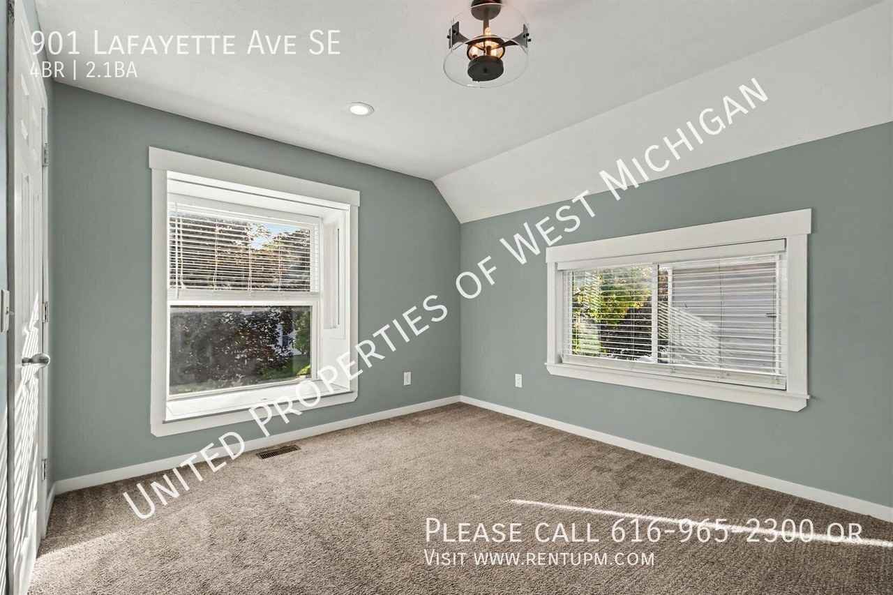 901 Lafayette Ave Se - Photo 6 of 19