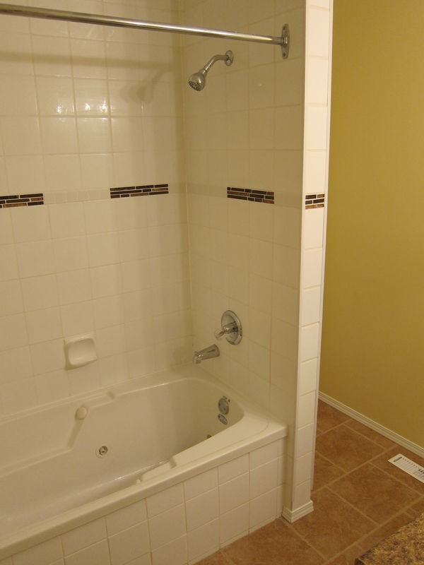 608 Southland Dr Sw - Photo 4 of 10
