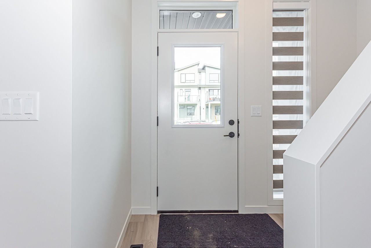 440 32 St Sw - Photo 2 of 35
