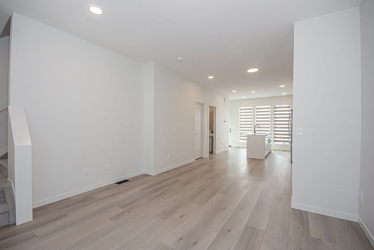 440 32 St Sw - Photo 4 of 35