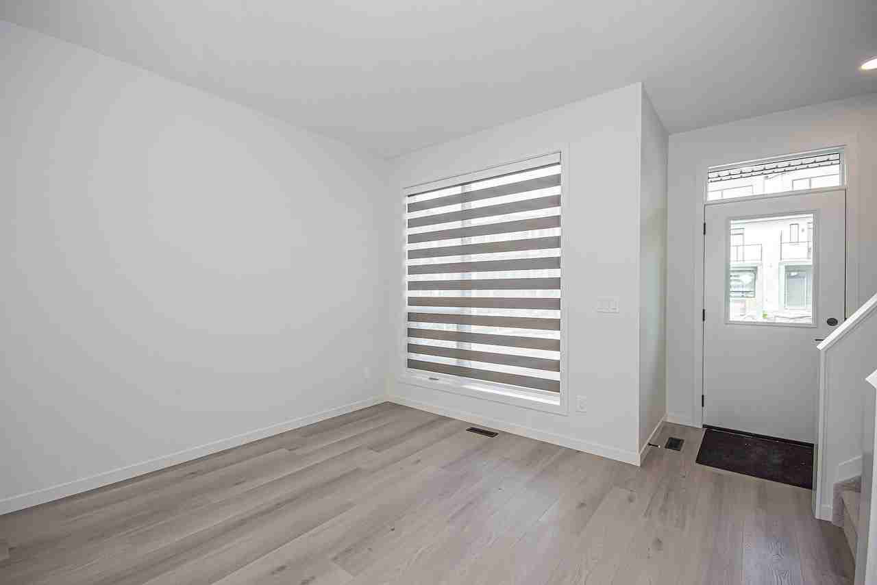 440 32 St Sw - Photo 6 of 35