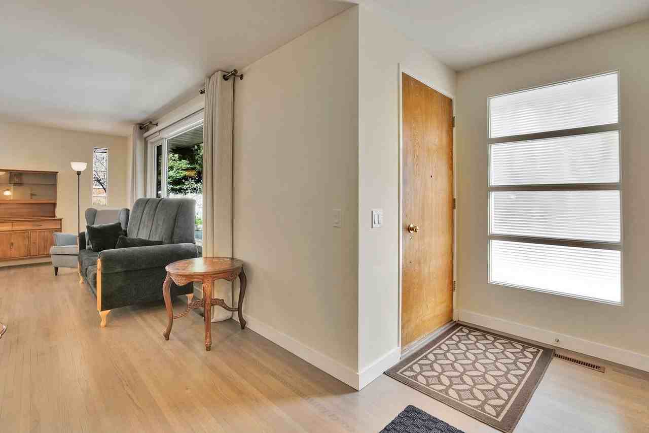 2704 Chandler Rd Nw - Photo 2 of 20
