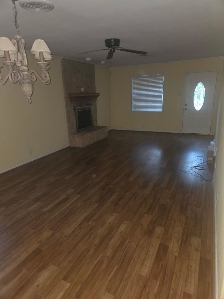 423 S Lindsay St #A - Photo 2 of 10