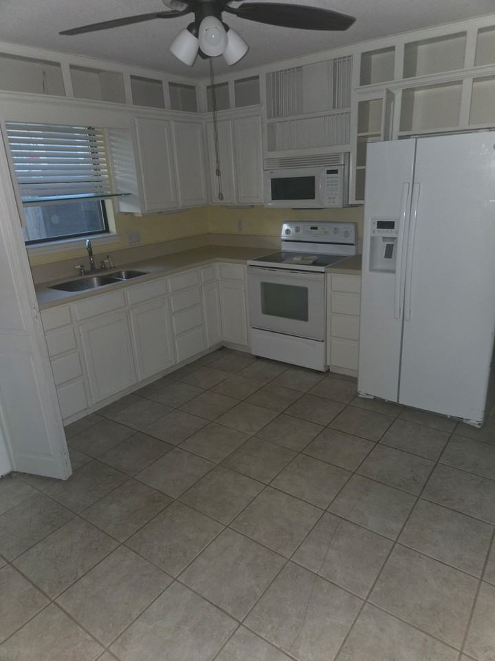 423 S Lindsay St #A - Photo 3 of 10