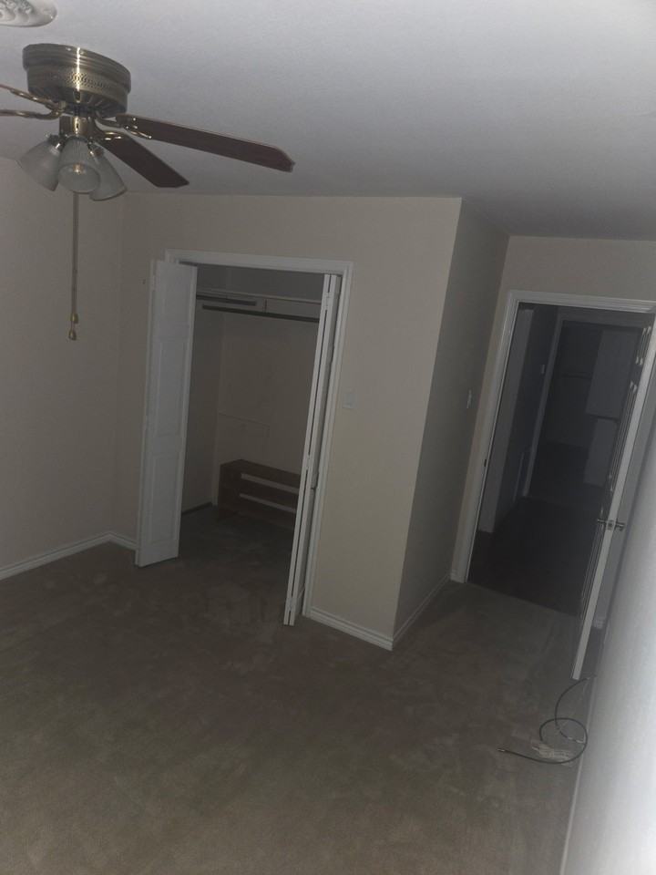423 S Lindsay St #A - Photo 5 of 10