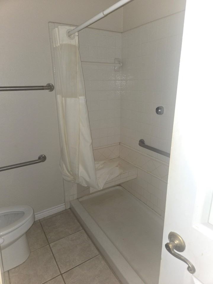423 S Lindsay St #A - Photo 6 of 10