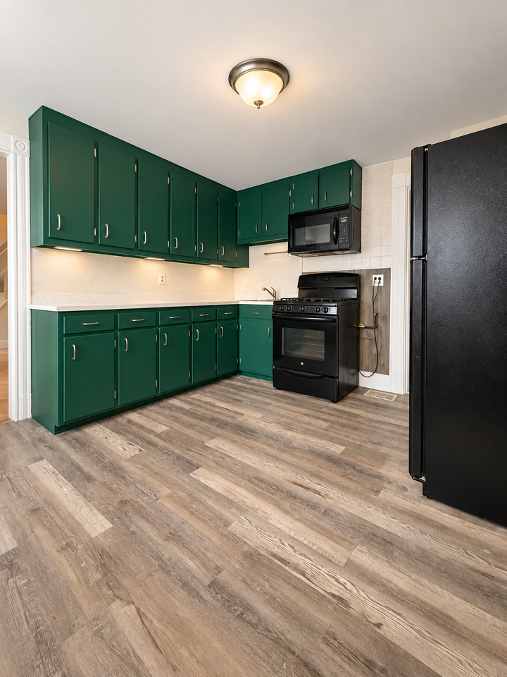 123 Chestnut St #2 - Photo 2 of 11