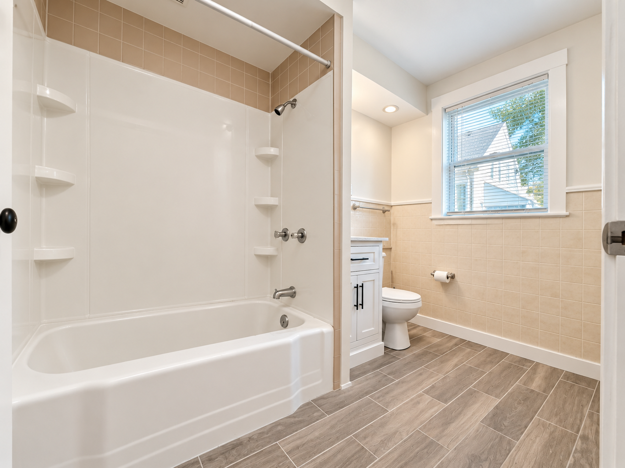123 Chestnut St #2 - Photo 4 of 11