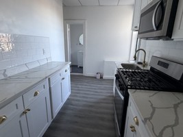 featured image of 995 Summit Ave #302