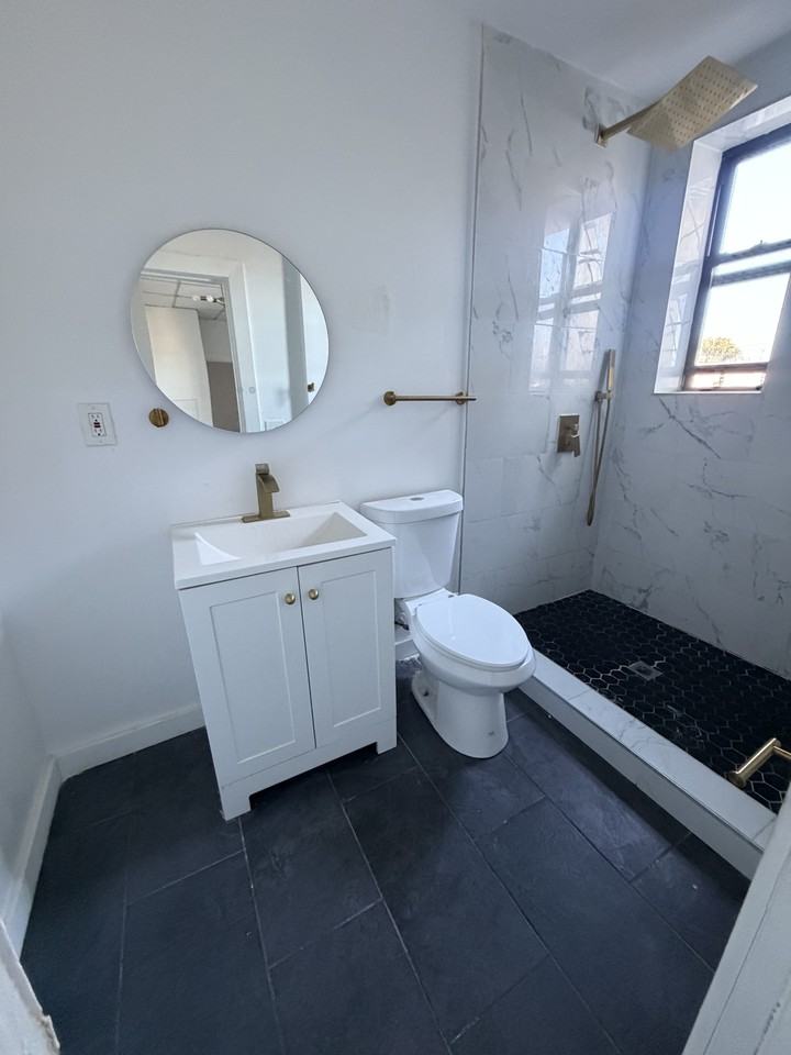 995 Summit Ave #302 - Photo 6 of 7