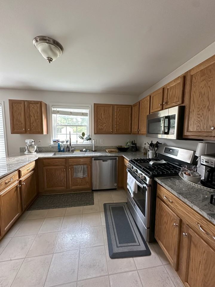 313 Lake Crest Ct #NA - Photo 2 of 14