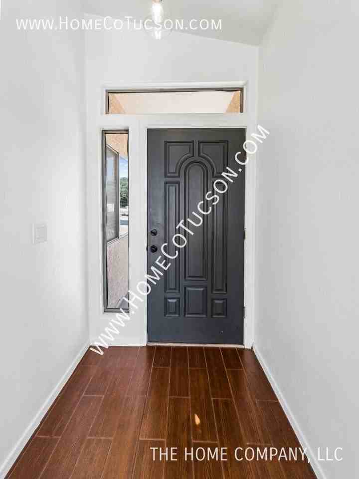 5777 W Cortaro Crossing Dr - Photo 3 of 36