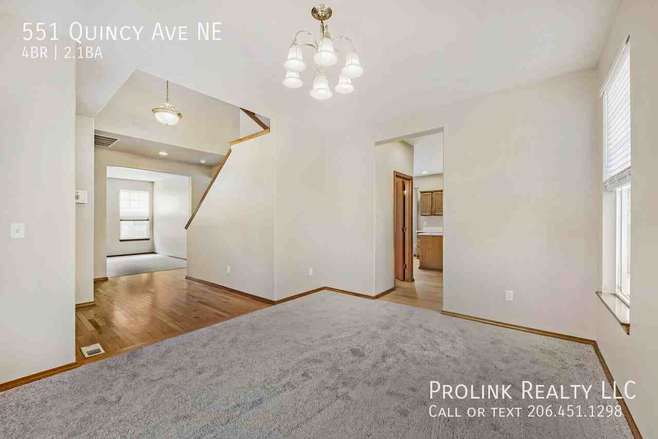 551 Quincy Ave Ne - Photo 5 of 27