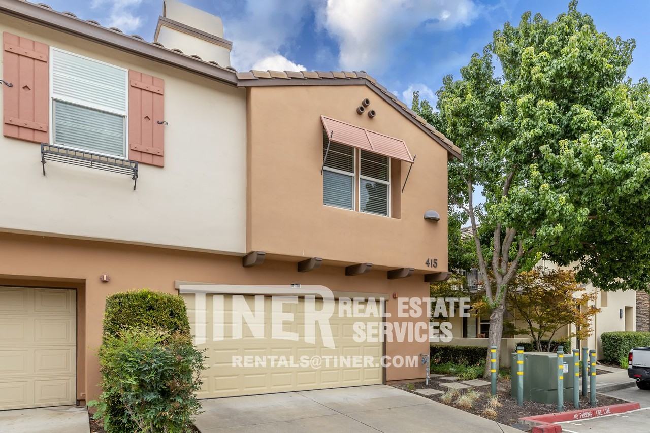 415 Anchor Ln #201 - Photo 5 of 31