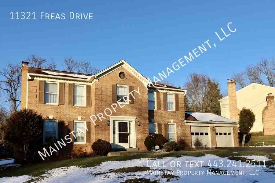 11321 Freas Dr - Photo 2 of 50