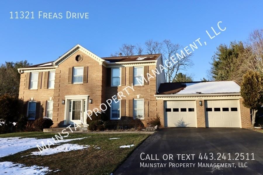 11321 Freas Dr - Photo 3 of 50