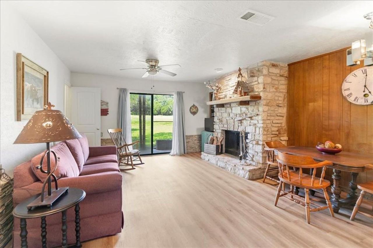 45 Cypress Fairway Vlg - Photo 6 of 16