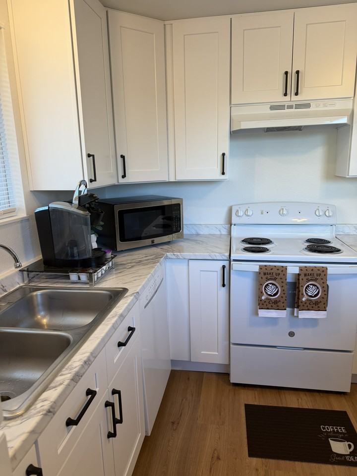 475 Houser Way S - Photo 5 of 34