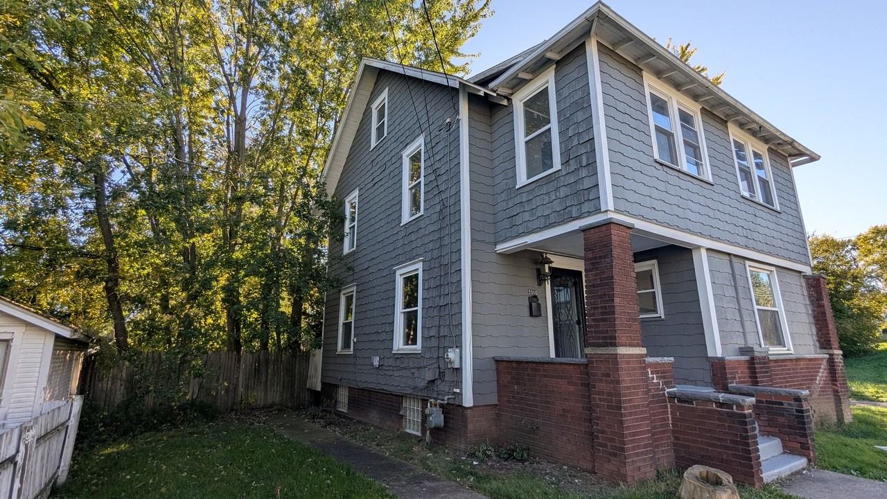 2310 7th St Sw - Photo 3 of 35