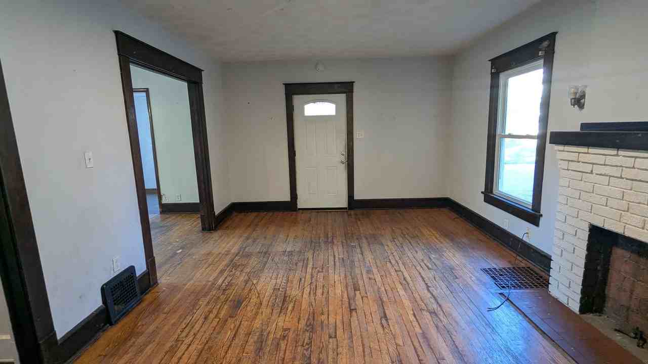 2310 7th St Sw - Photo 5 of 35