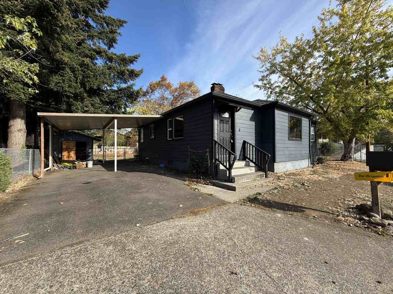 12101 Se Lincoln St - Photo 3 of 45