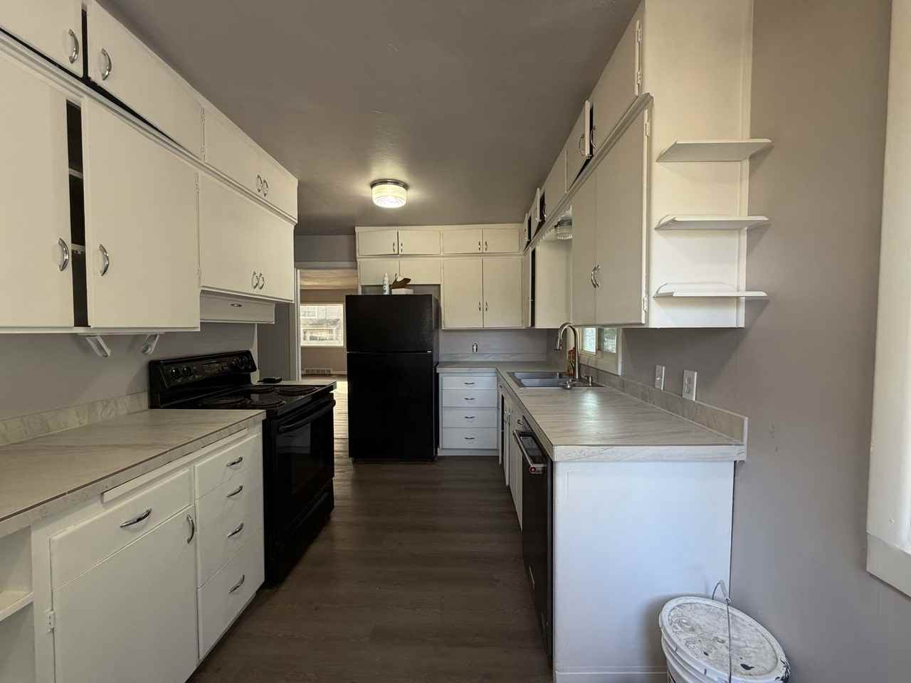 12101 Se Lincoln St - Photo 4 of 45