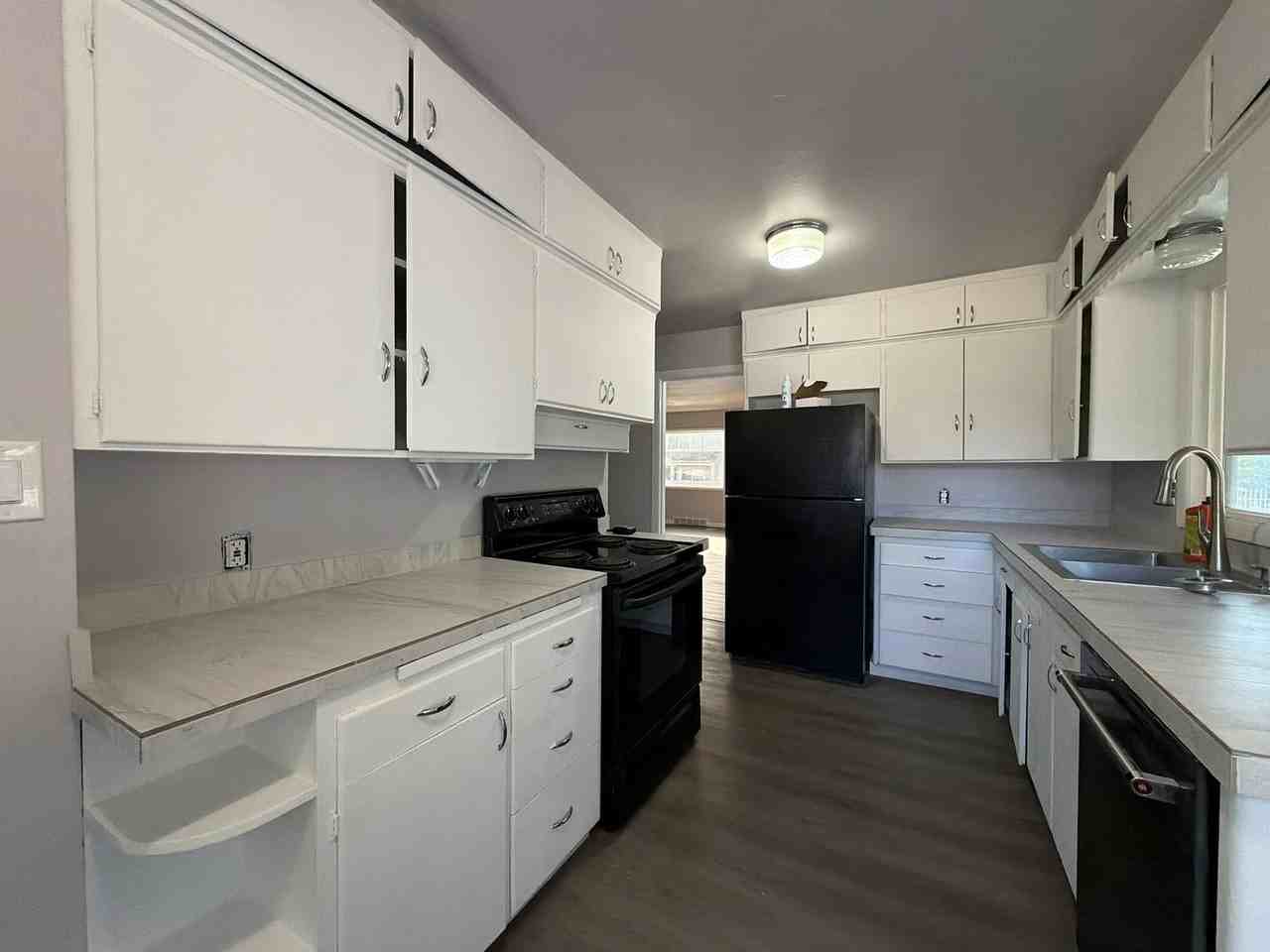 12101 Se Lincoln St - Photo 5 of 45