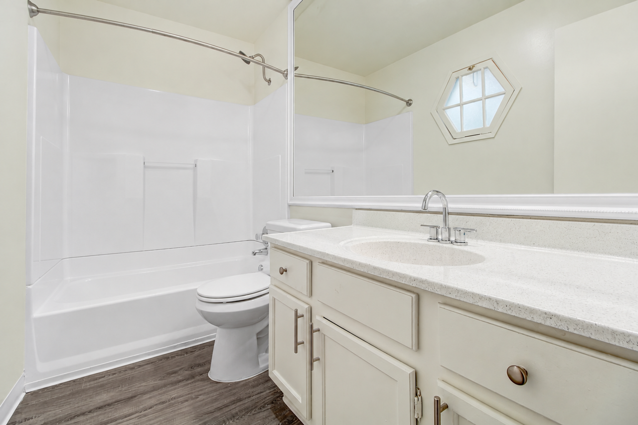 Spacious Living in the Heart of Sherman Oaks - Photo 7 of 11