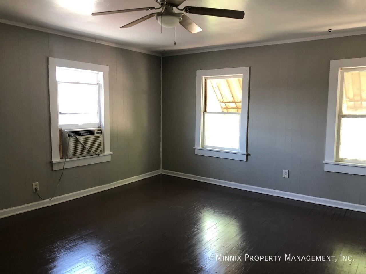 1305 Parker St #4 - Photo 3 of 12
