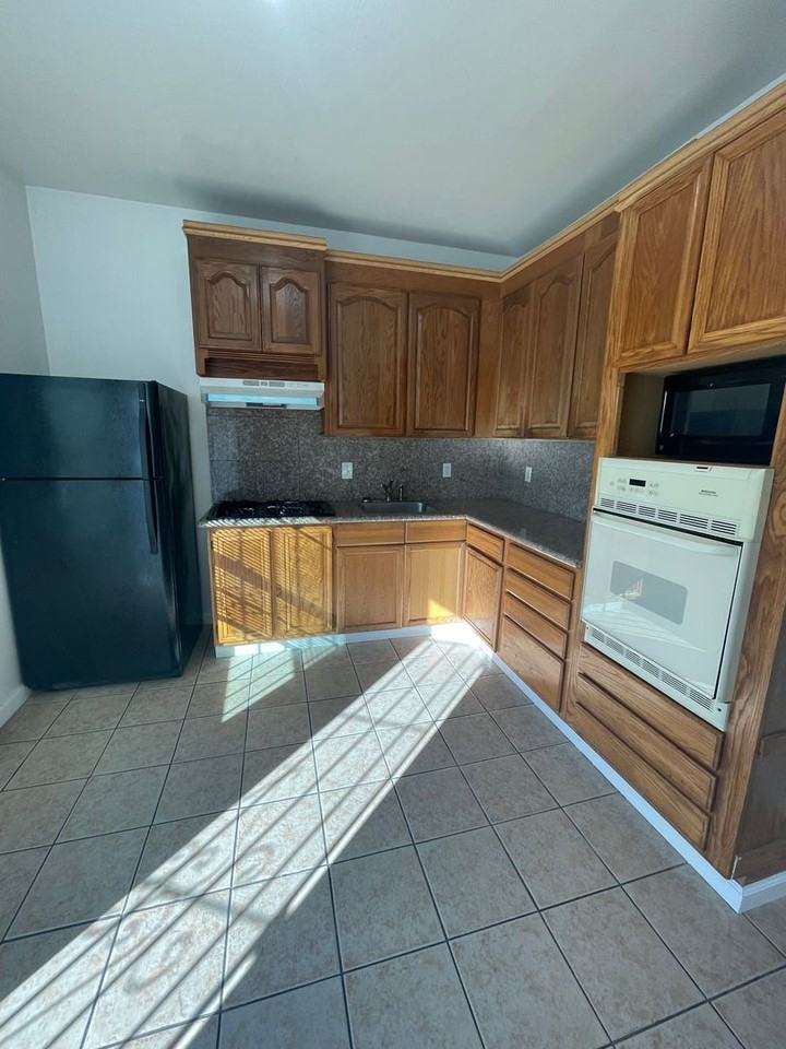 758 18th St #758 - Photo 2 of 46