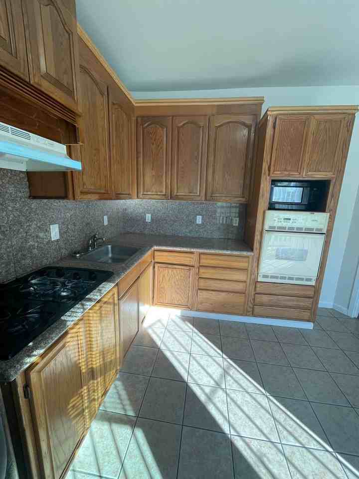 758 18th St #758 - Photo 4 of 46