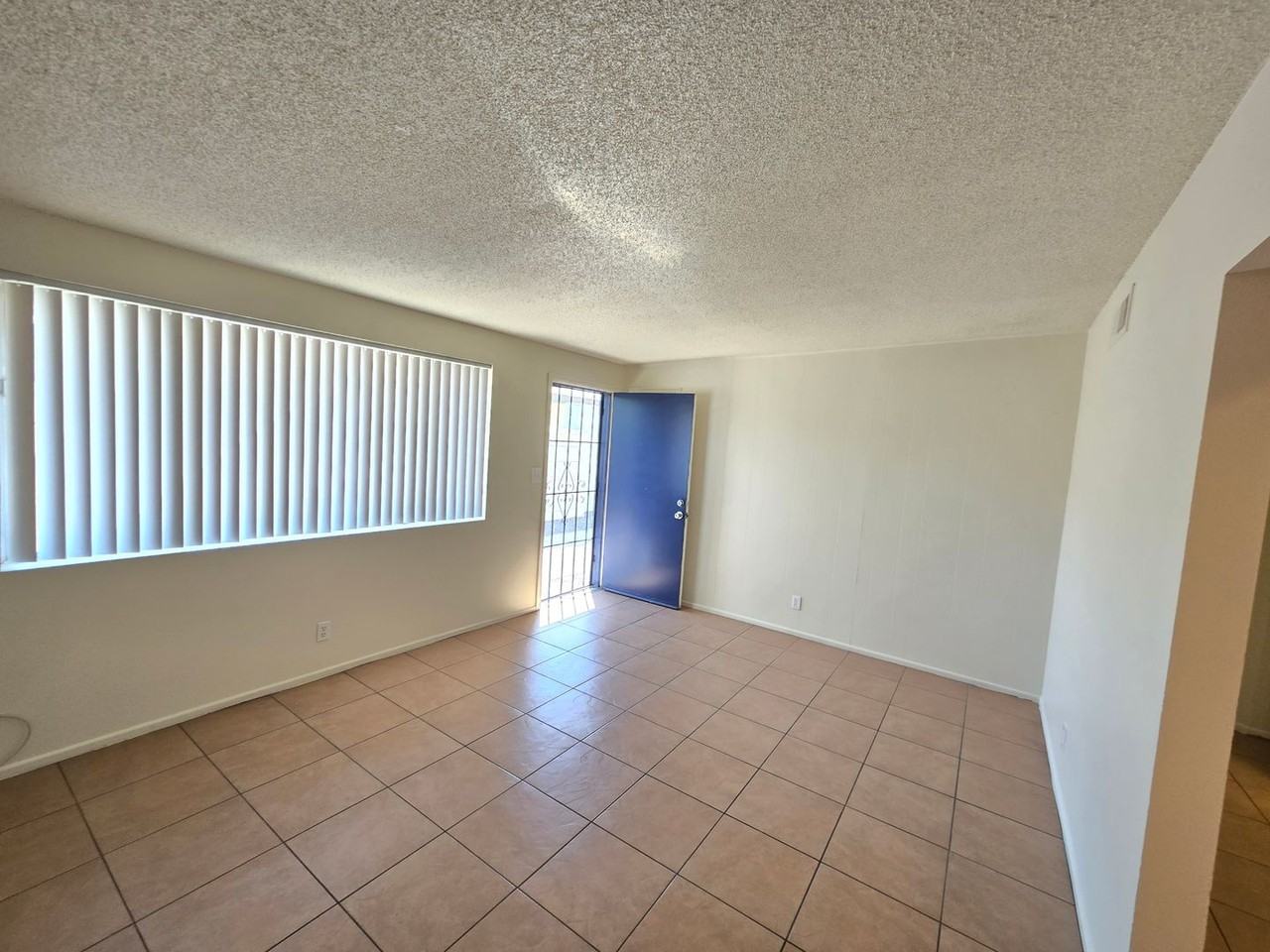 524 W Malibu Dr #1 - Photo 3 of 16