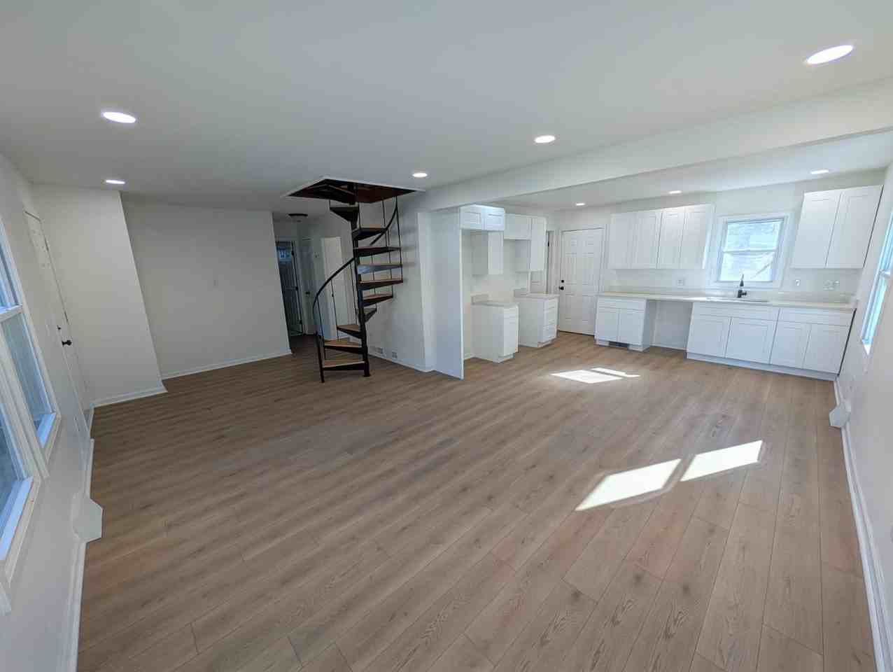 30901 Pershing St - Photo 3 of 15