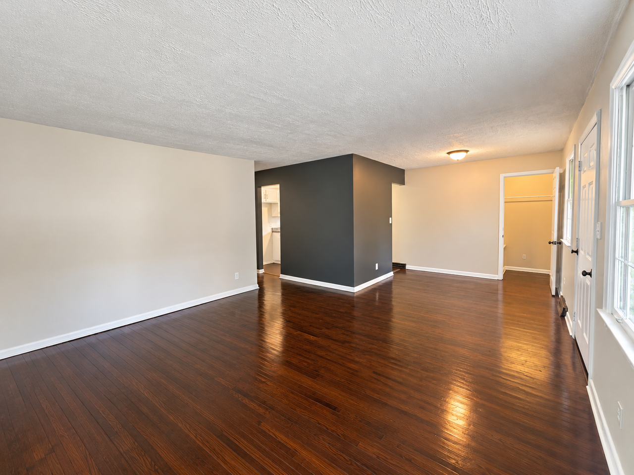 997 E 21st Ave - Photo 3 of 11