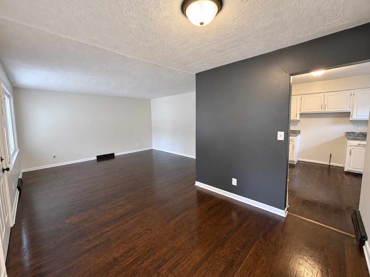 997 E 21st Ave - Photo 4 of 11