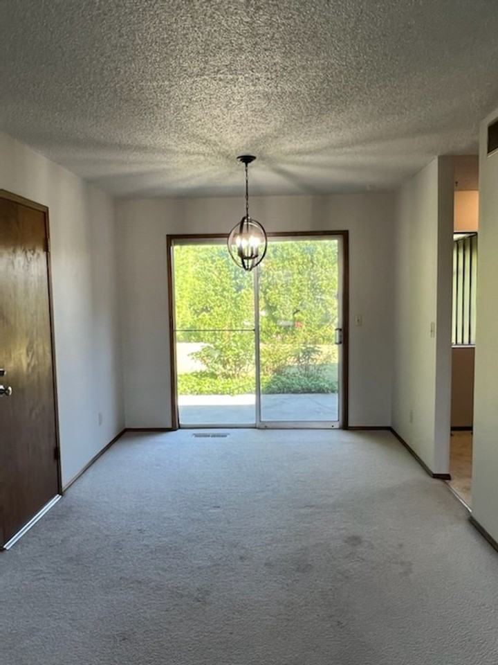 1524 4th St - Photo 4 of 27