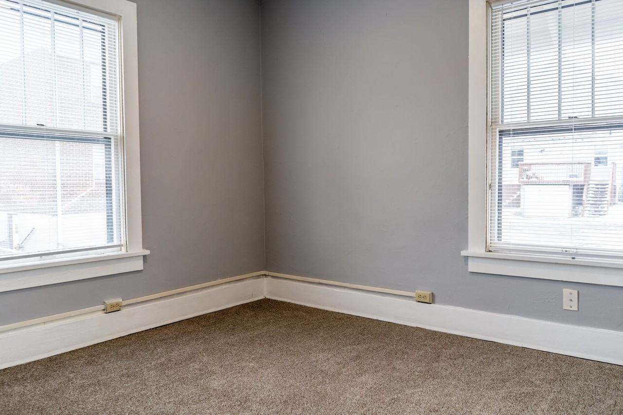 1113 Hamilton Way - Photo 5 of 18