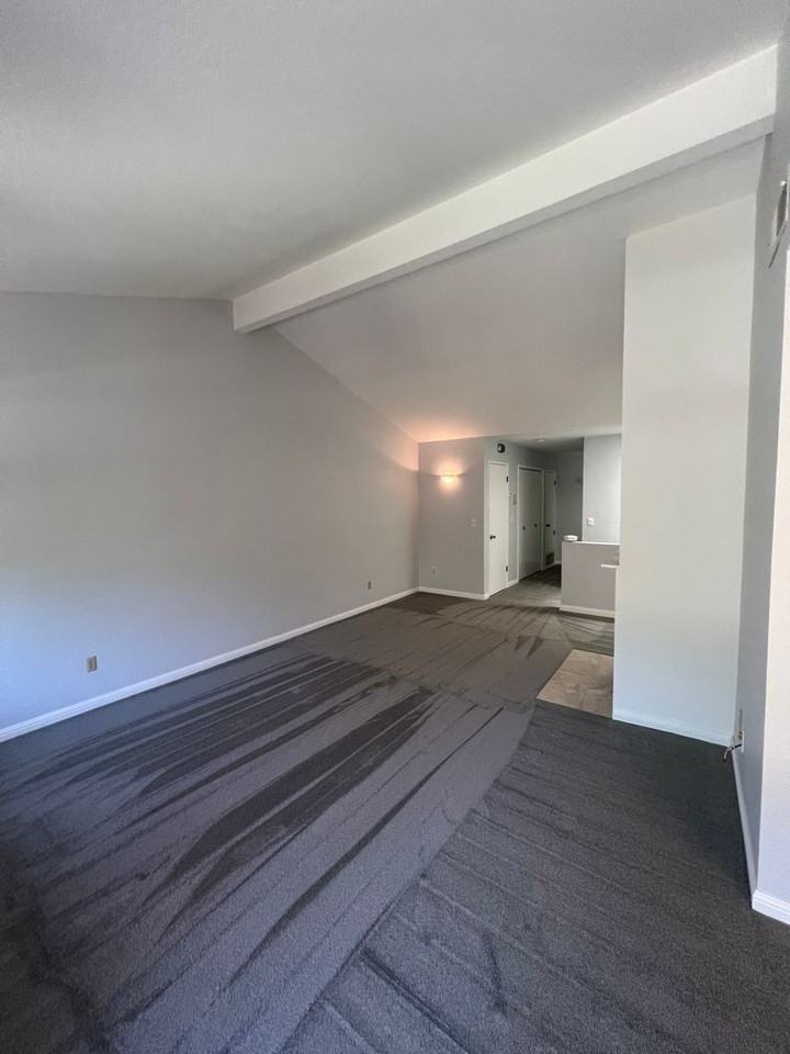 18898 Sara Park Cir - Photo 7 of 25