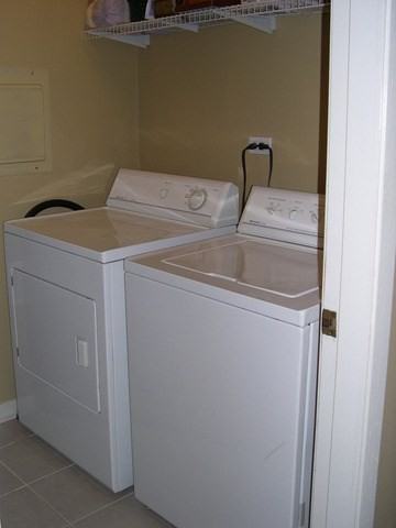 841 Cross Creek Ct - Photo 3 of 5