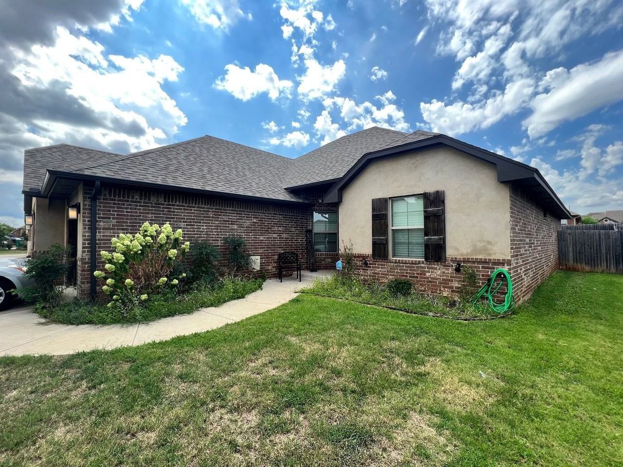 6525 Bentley Dr - Photo 2 of 15