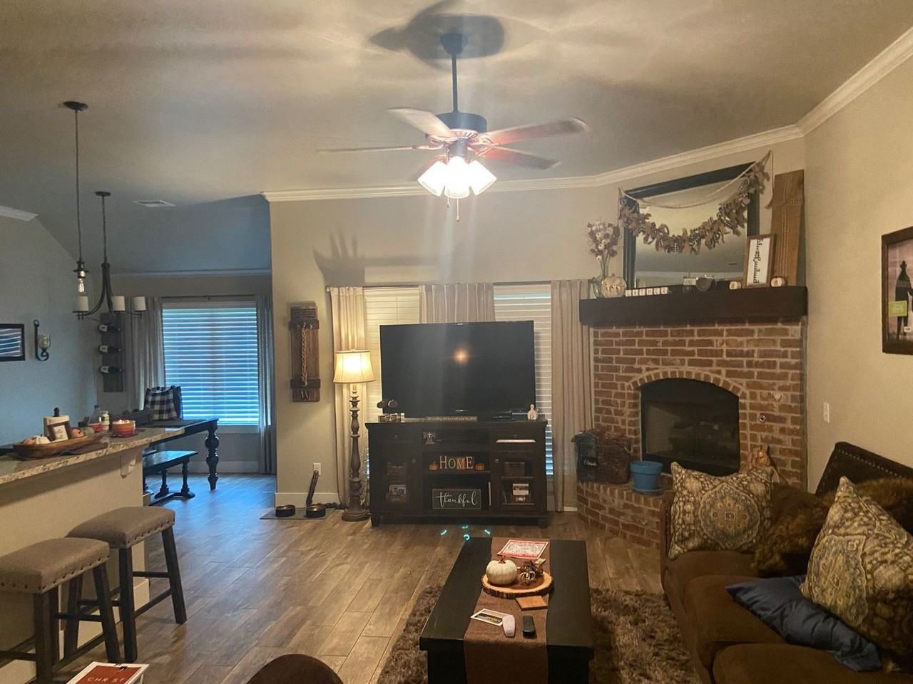 6525 Bentley Dr - Photo 3 of 15