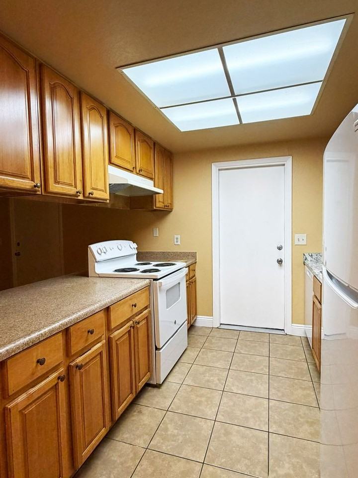 3932 Renick Way - Photo 6 of 16
