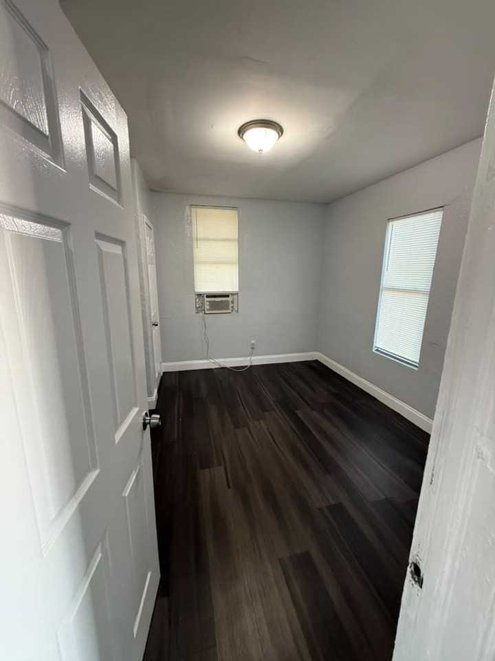1781 Francis St - Photo 3 of 11