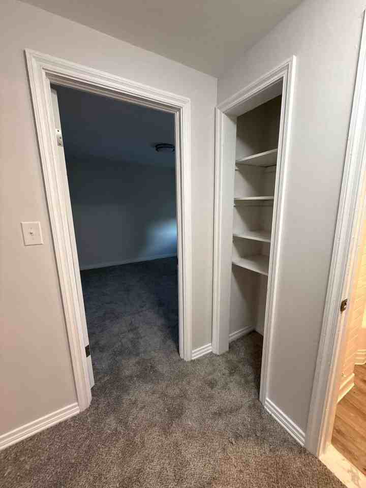 7543 Berkshire Rd - Photo 5 of 40