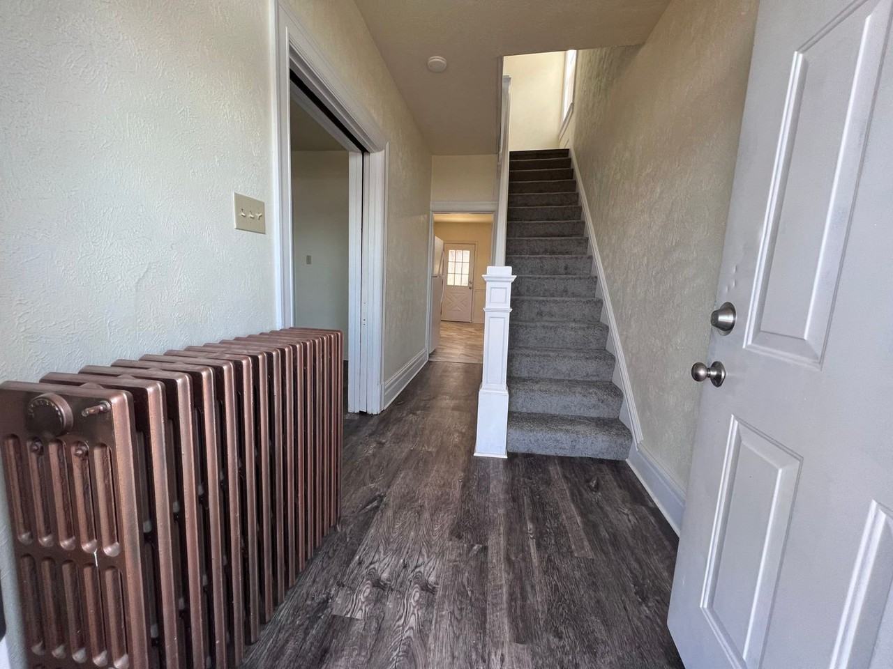 2037 Westmont Ave - Photo 3 of 36