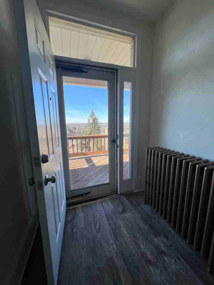 2037 Westmont Ave - Photo 4 of 36